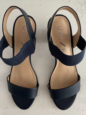Unisa Unprizza Slip On Strappy Sandals with 3" Block Heels Navy Brown Sz 9